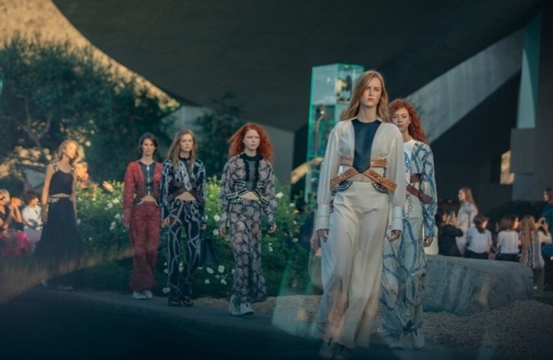 Louis Vuitton يتوجه إلى ريو دو جانيرو لعرض مجموعته Resort 2017
